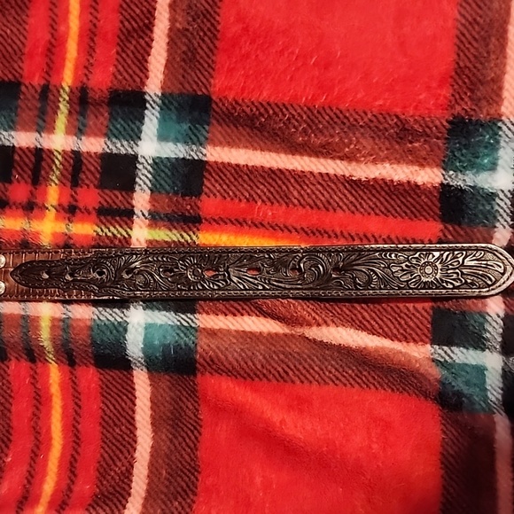 Girls size 24 shyanne studded belt! - Picture 2 of 4